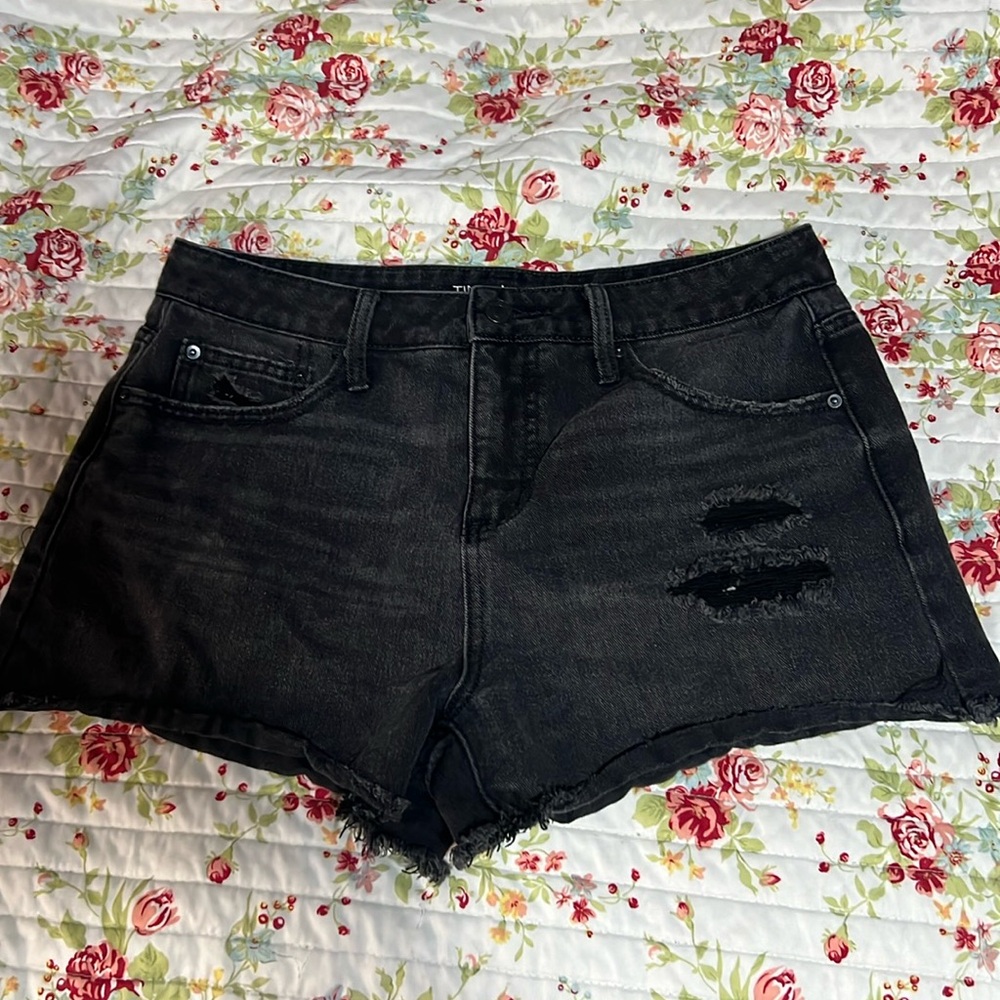 Black time and Tru shorts!!